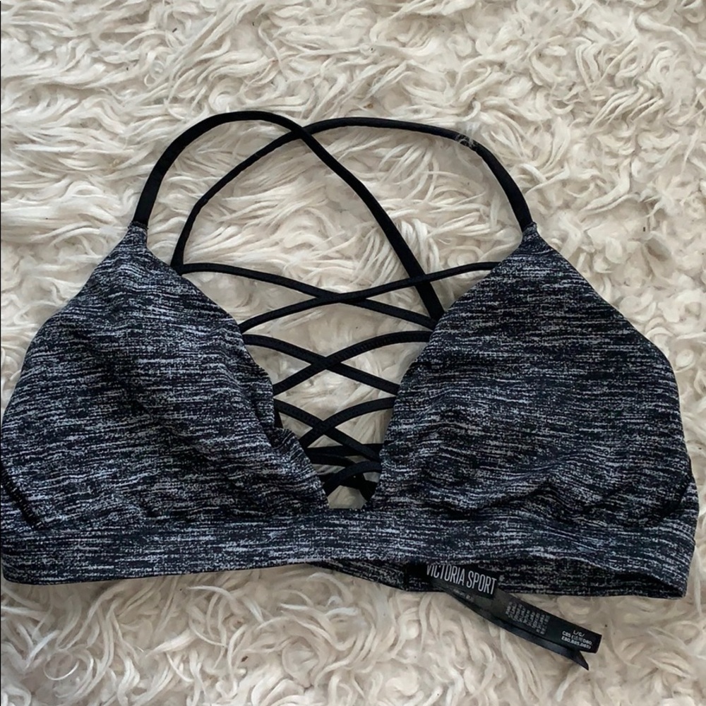 Victoria sport. Fits more like a M.